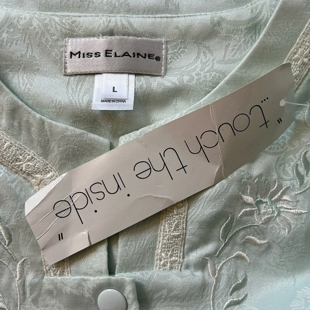 Miss Elaine LRG Melaine Robe Long Sleeve / Pockets NWT